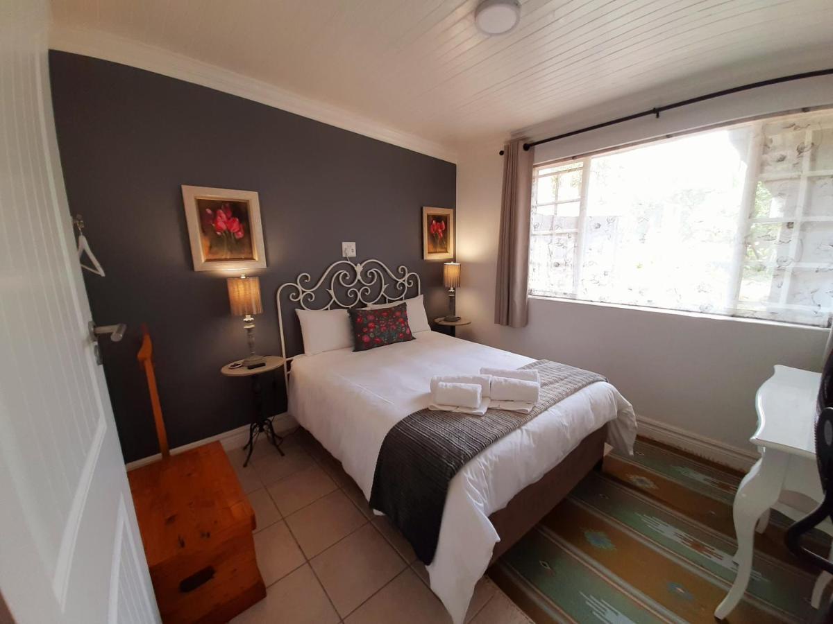 At 98 On Lynburn Guest House Pretoria-Noord Exterior foto