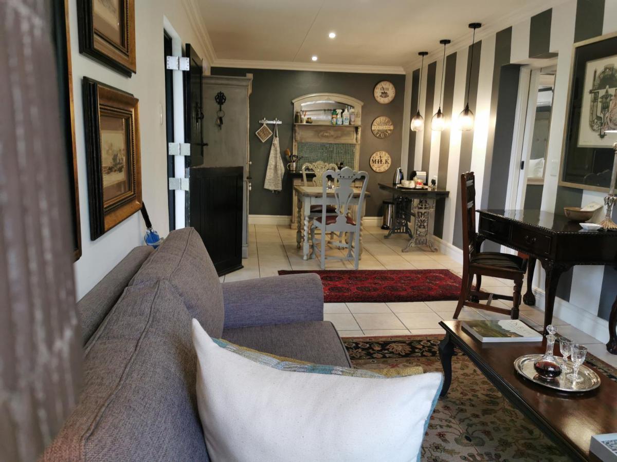 At 98 On Lynburn Guest House Pretoria-Noord Exterior foto