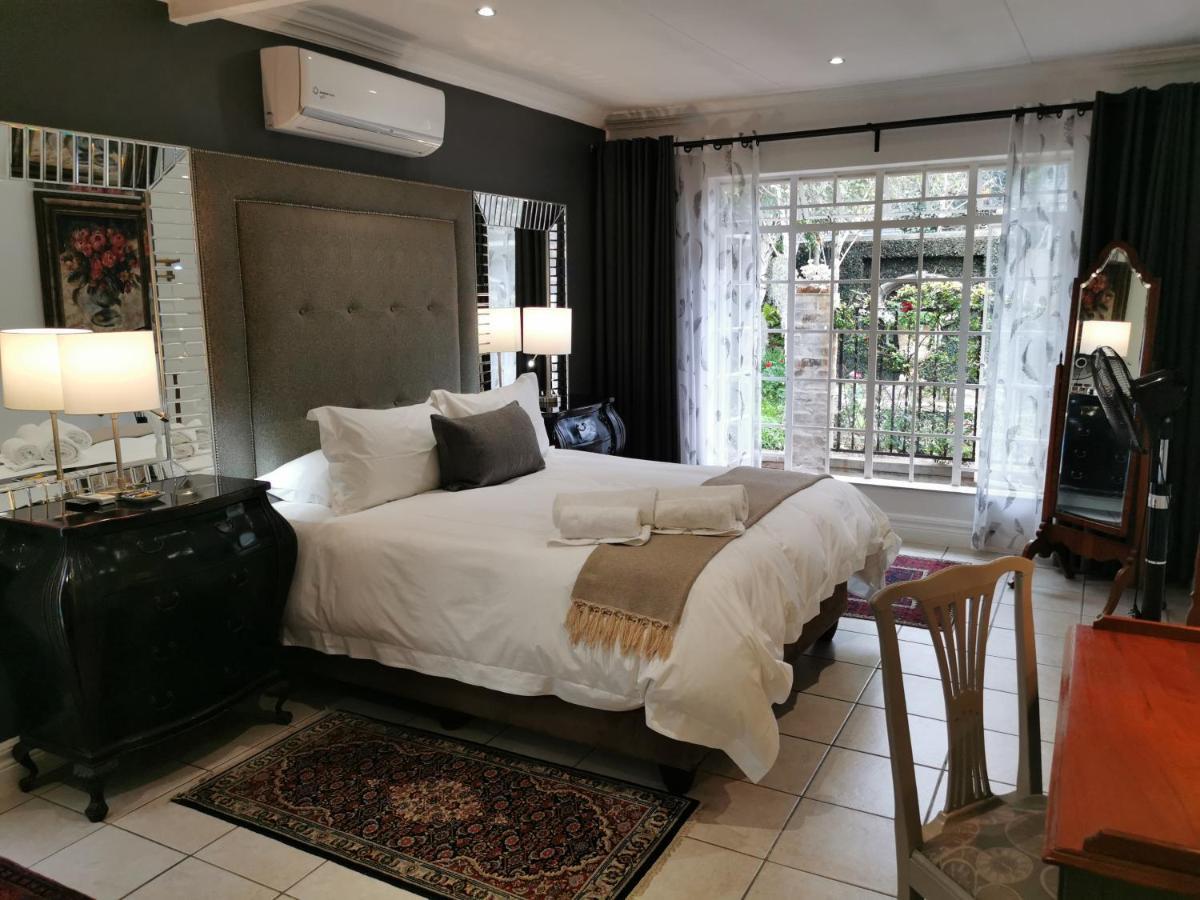 At 98 On Lynburn Guest House Pretoria-Noord Exterior foto