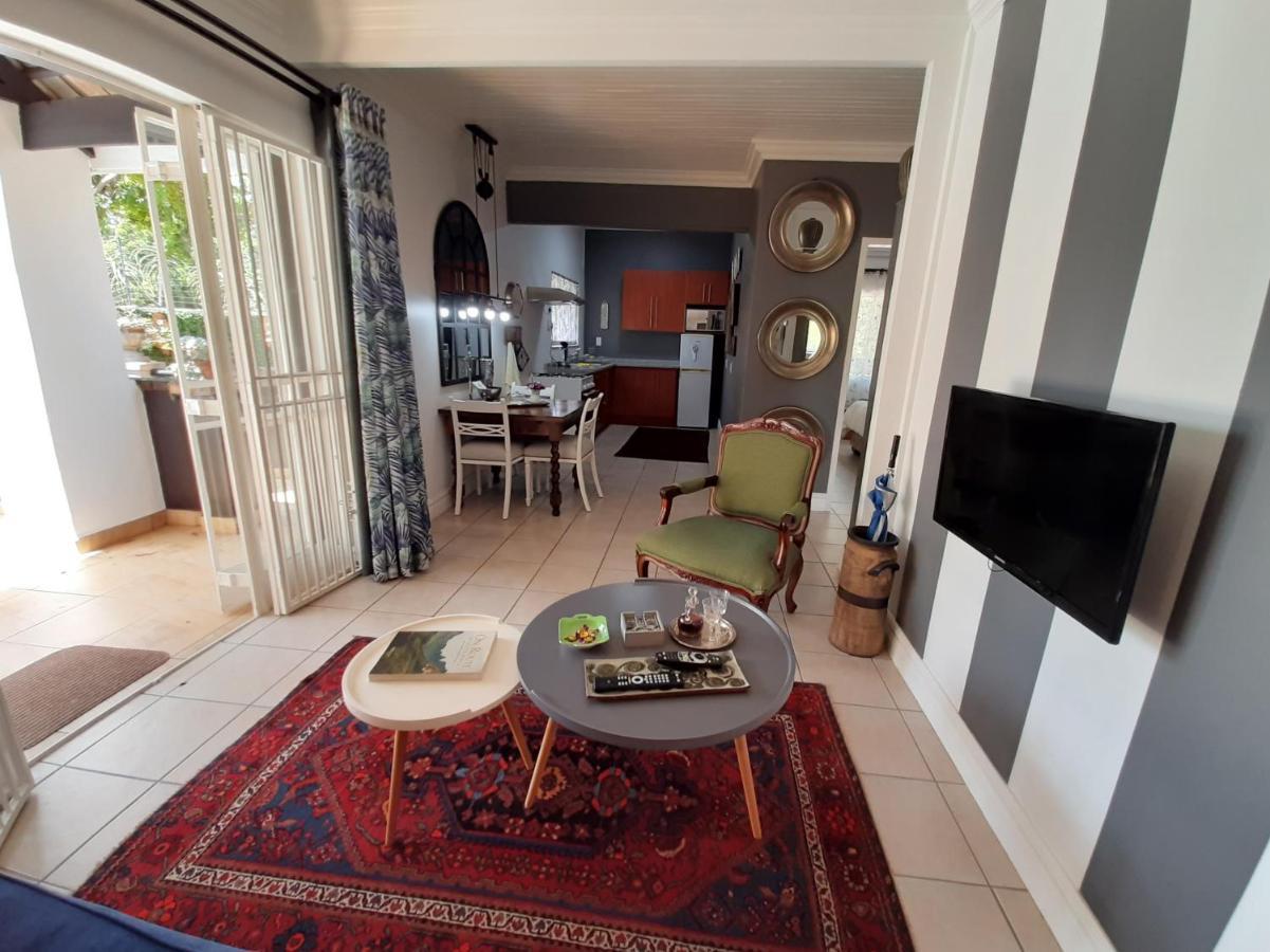 At 98 On Lynburn Guest House Pretoria-Noord Exterior foto