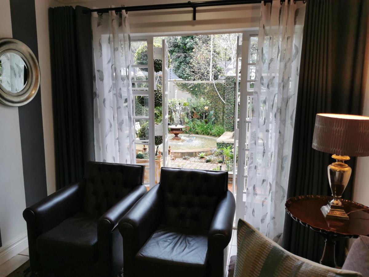 At 98 On Lynburn Guest House Pretoria-Noord Exterior foto