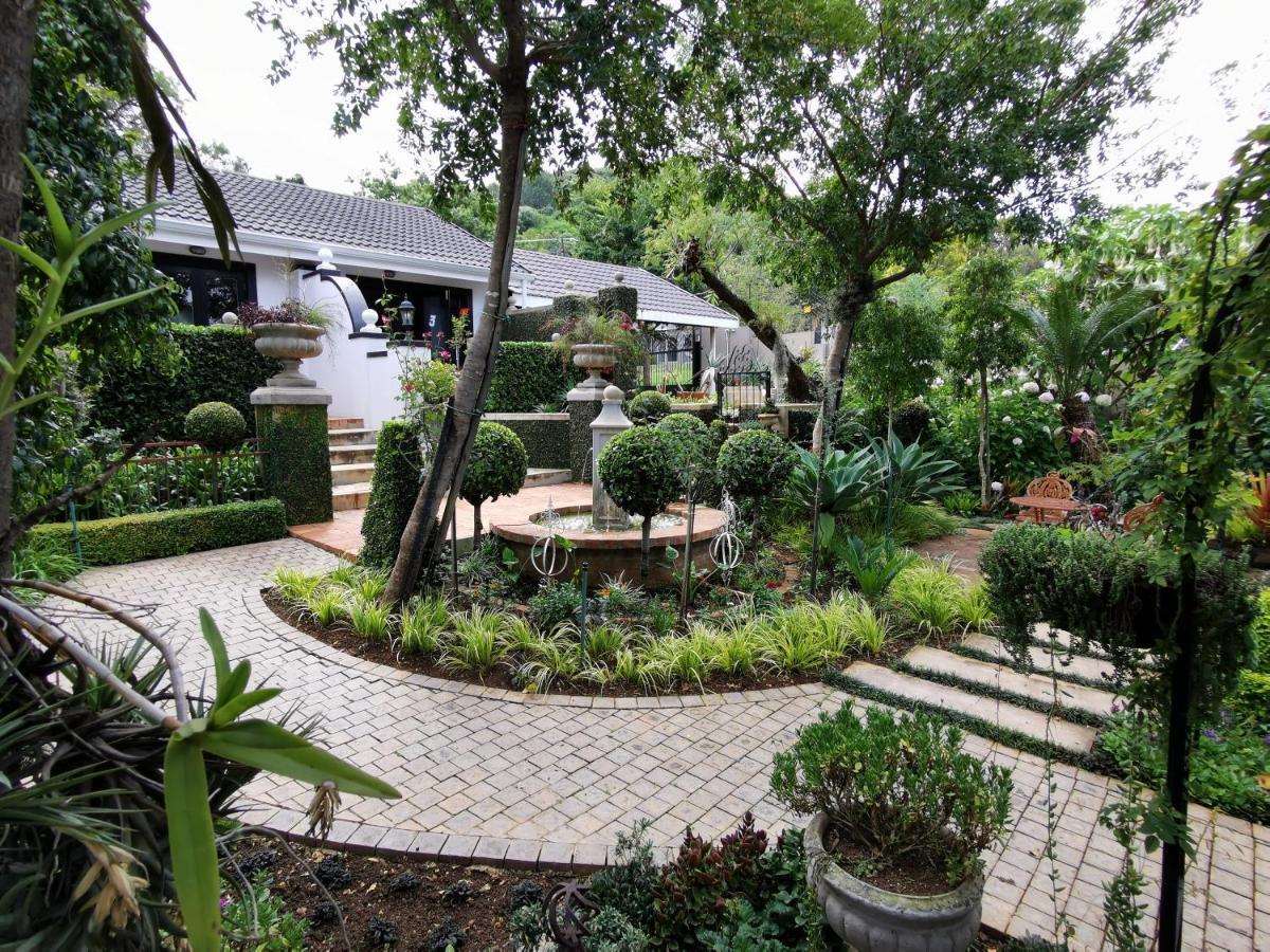 At 98 On Lynburn Guest House Pretoria-Noord Exterior foto
