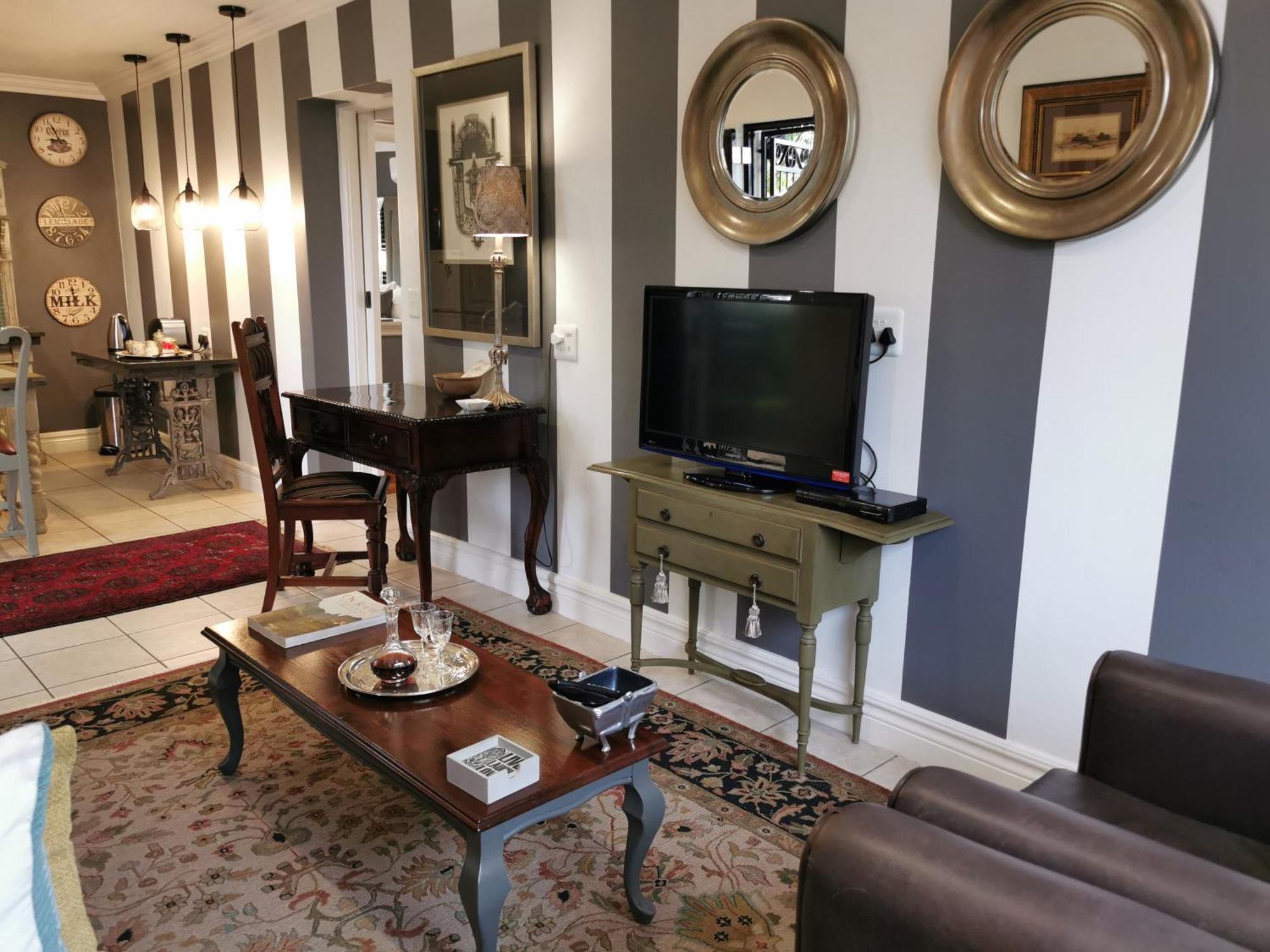 At 98 On Lynburn Guest House Pretoria-Noord Habitación foto