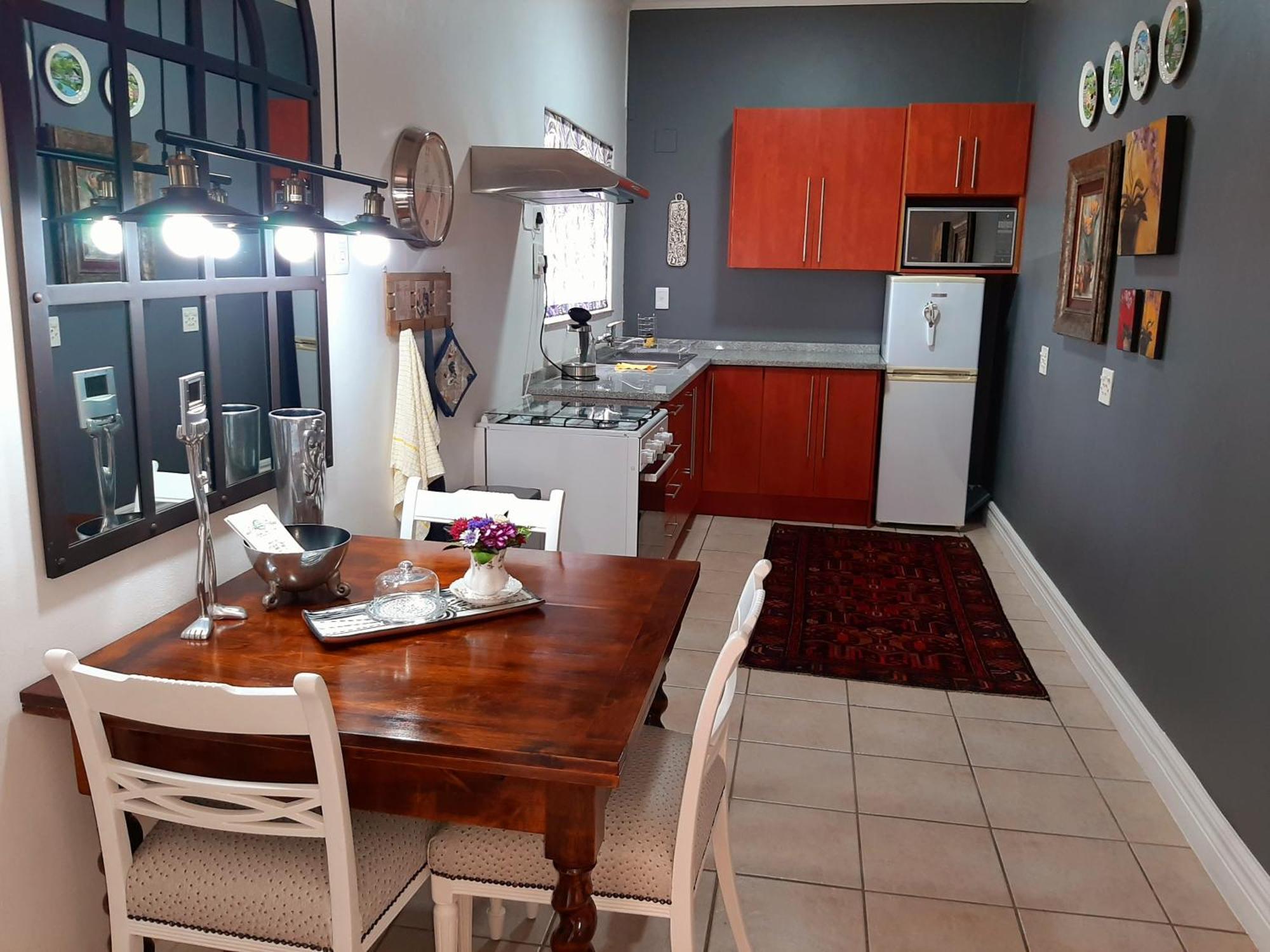 At 98 On Lynburn Guest House Pretoria-Noord Habitación foto