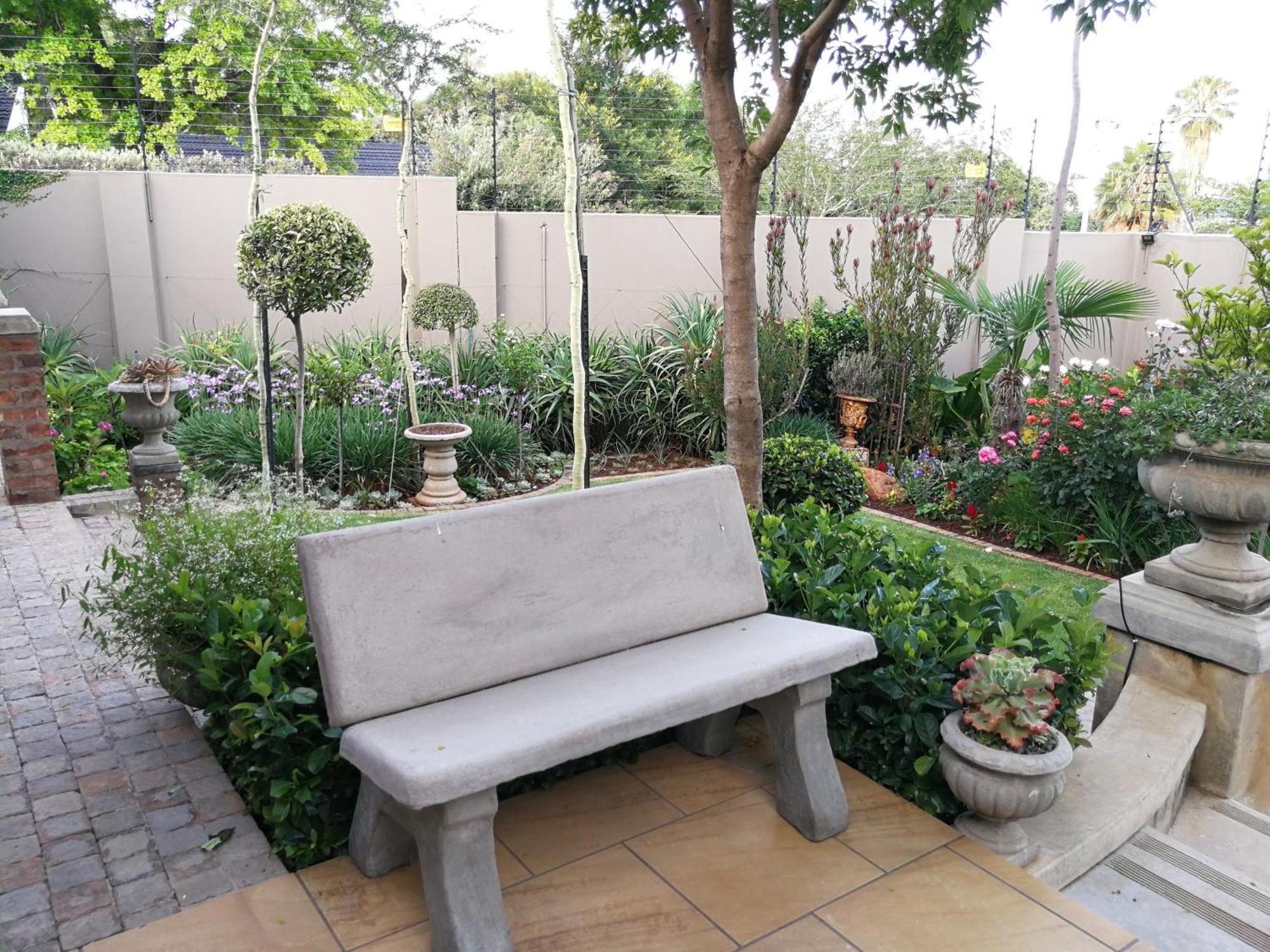 At 98 On Lynburn Guest House Pretoria-Noord Habitación foto