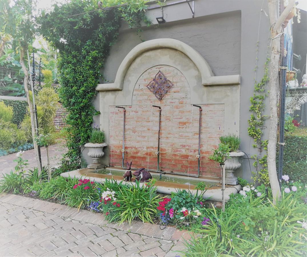At 98 On Lynburn Guest House Pretoria-Noord Exterior foto